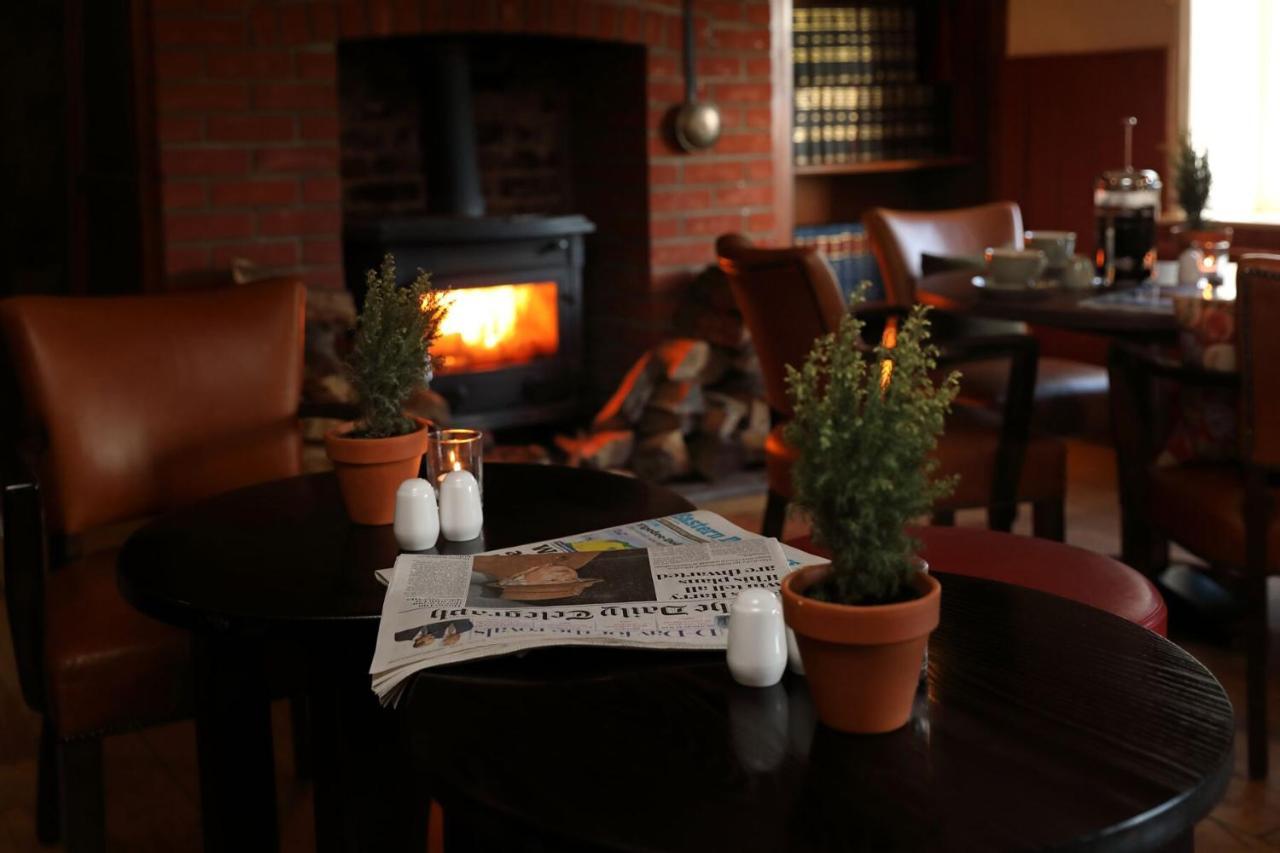 The Rising Sun Hotel Coltishall Buitenkant foto